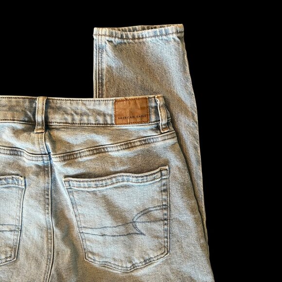 American Eagle Light Wash High Rise Strigid Mom Denim Jean 2S - Picture 4 of 7
